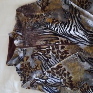 Kaktus XL Women's Velour Animal Print Zippered Top Side Pockets